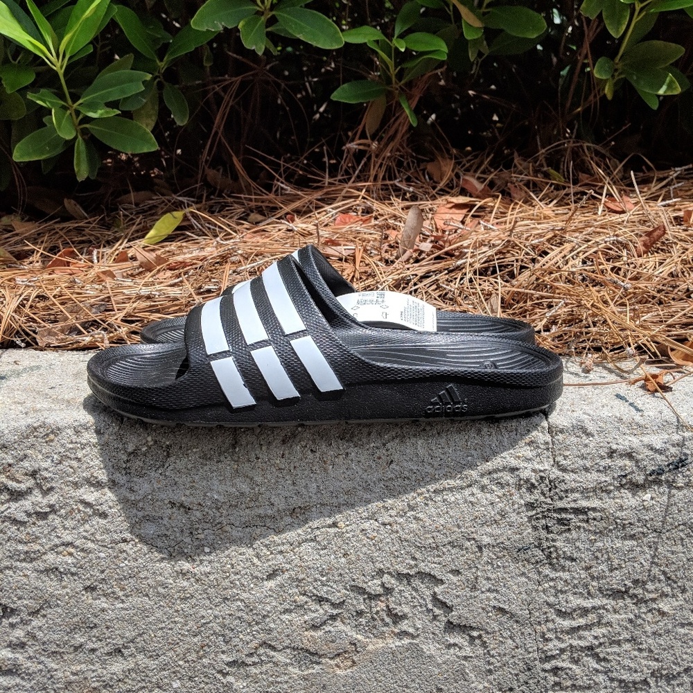 Adidas DURAMO Slides - size 9